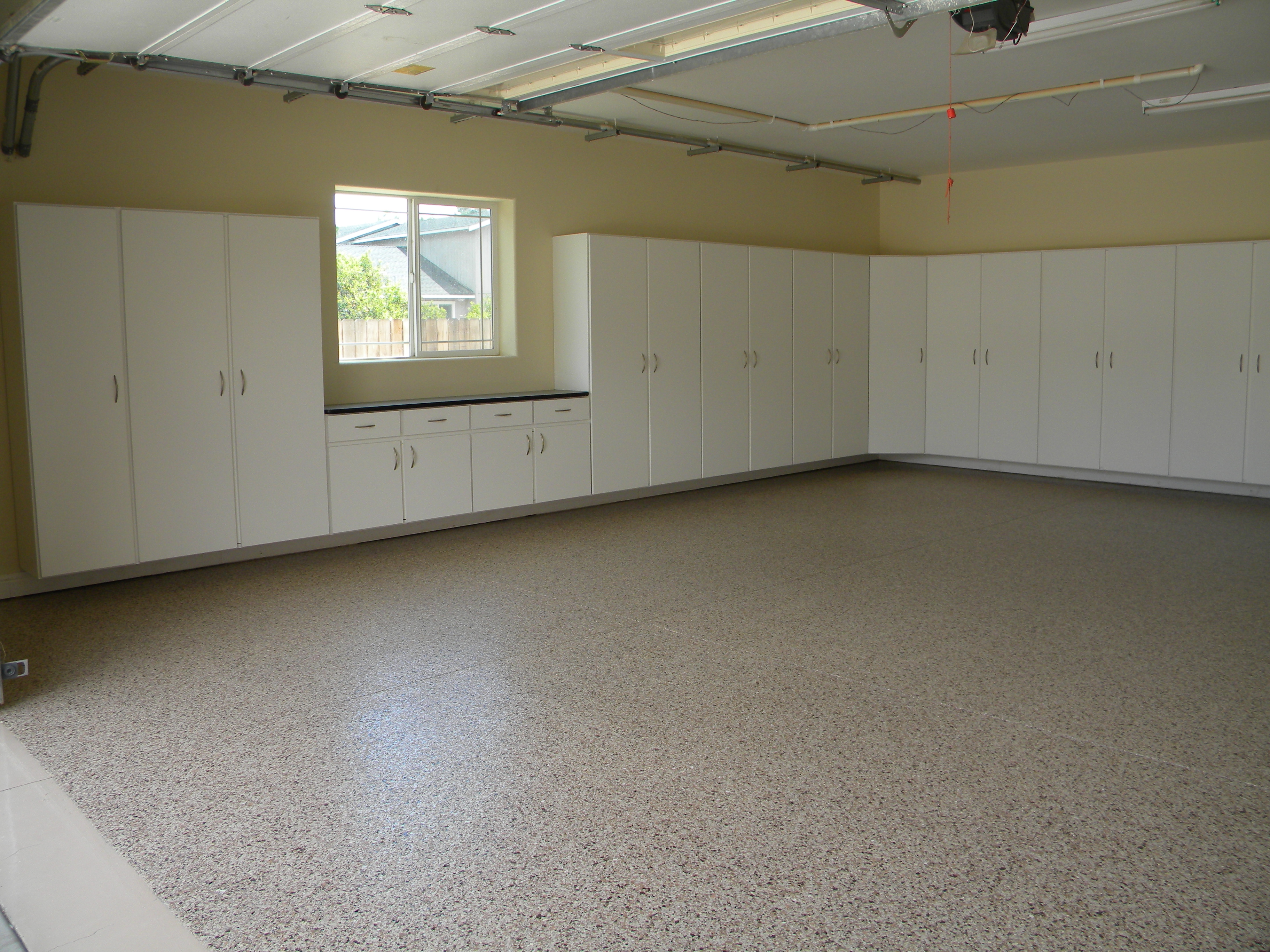 White cabinet finish swatch